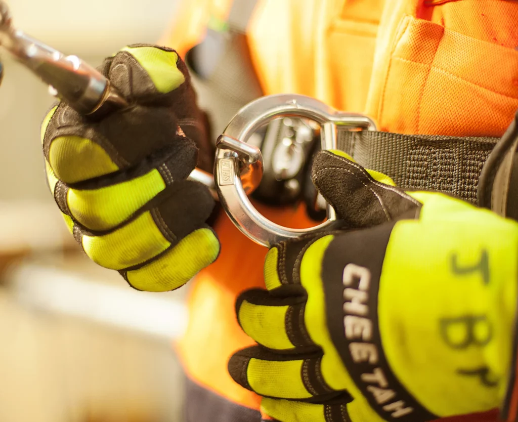 safety rigging supplies for construction worker
